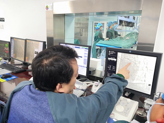 我院心血管内科成功完成首例希氏束起搏植入术