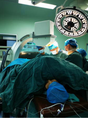 我院骨科为一例91岁高龄患者成功实施手术 