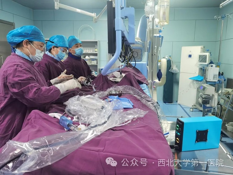 又添“硬核”新技术！啪啪啦
心内科专家首次运用冲击波球囊治疗严重钙化冠脉病变新技术获成功